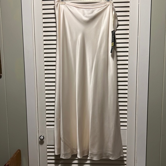 Lauren Ralph Lauren Dresses & Skirts - Vintage silk barely off white Lauren Ralph Lauren skirt